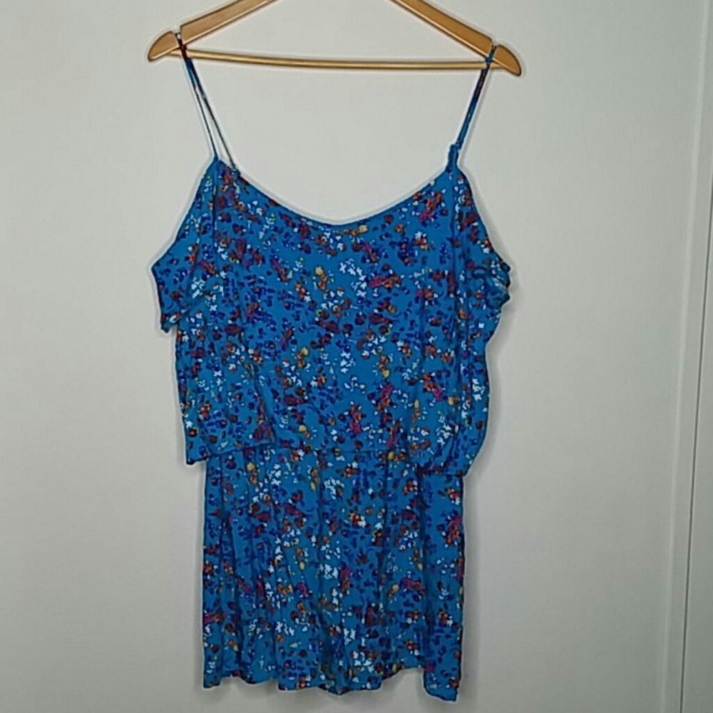 City Triangles Cold Shoulder Romper Sz. M - Picture 2 of 8